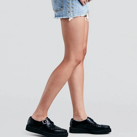 Levi's 501 Women's Size 26 Park Life Grommets Light Wash Jean Shorts - Picture 4 of 14